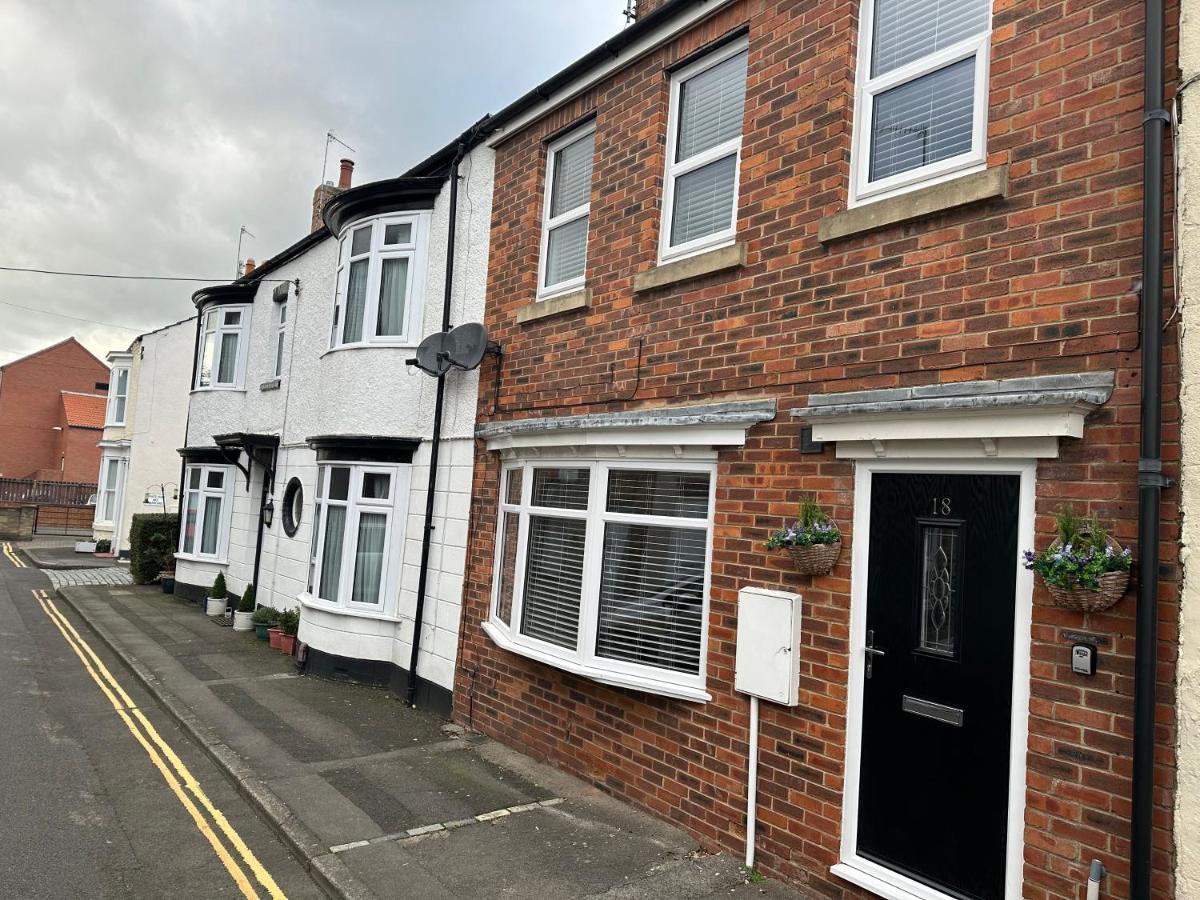 Cosy, 2 Bedroom Cottage In Guisborough Town Centre Exterior photo